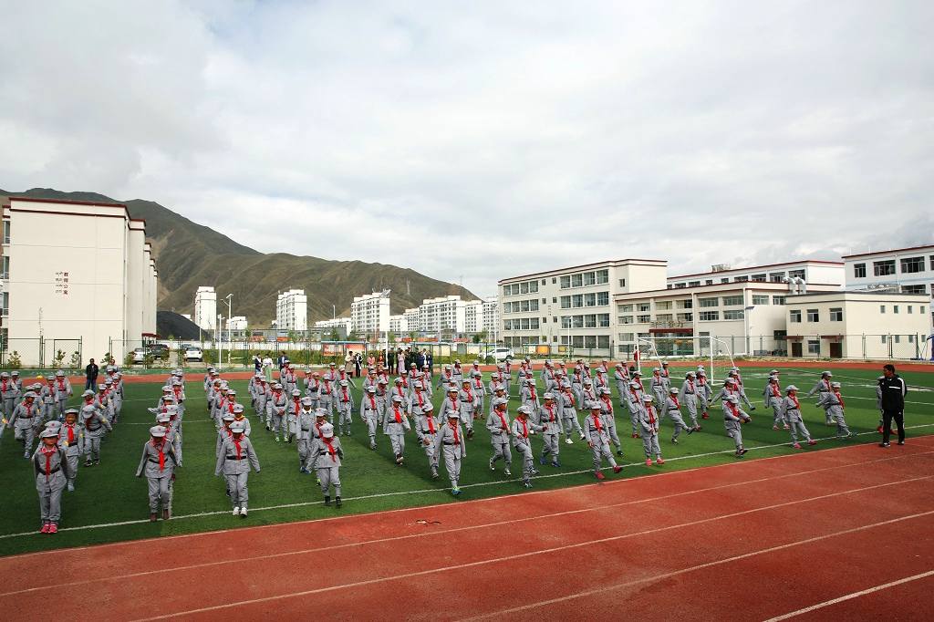 他们就是拉萨红军小学 的孩子们 拉萨市柳梧新区红军小学,在校生283