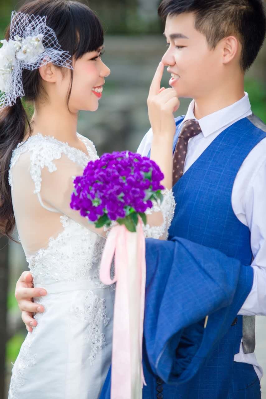 李飞龙&何丽艳婚礼邀请函