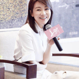 反转人生:46岁闫妮减肥30斤,从土肥圆变身马甲线女神