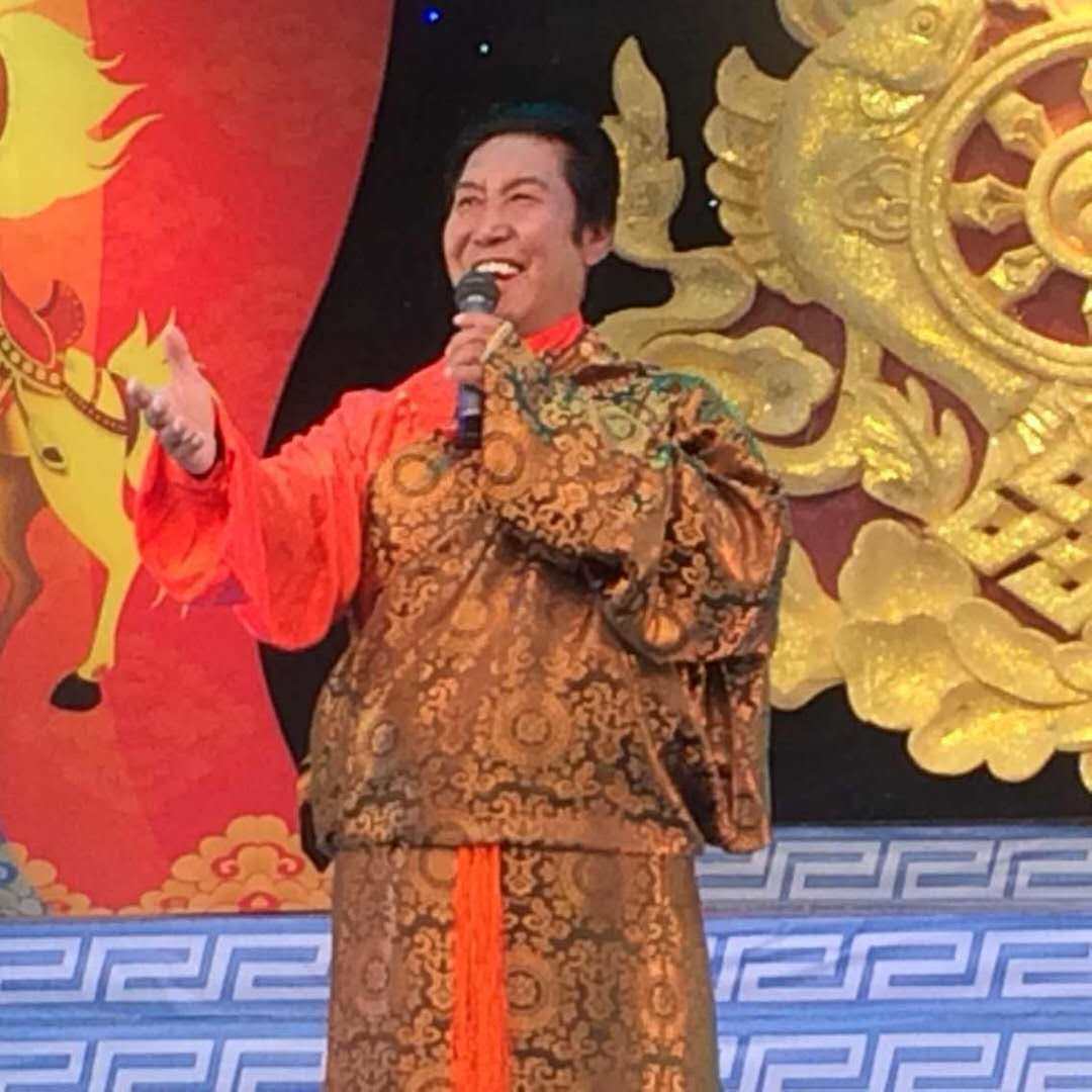 藏族歌唱家:  顿珠次仁